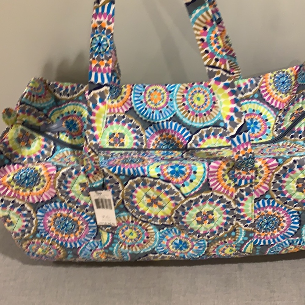 NWT vera bradley xl travel duffel sunny medallion - Picture 7 of 12